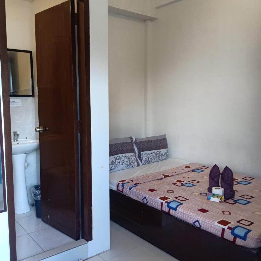 Chelle'S Apartelle-Inn El Nido Exterior photo